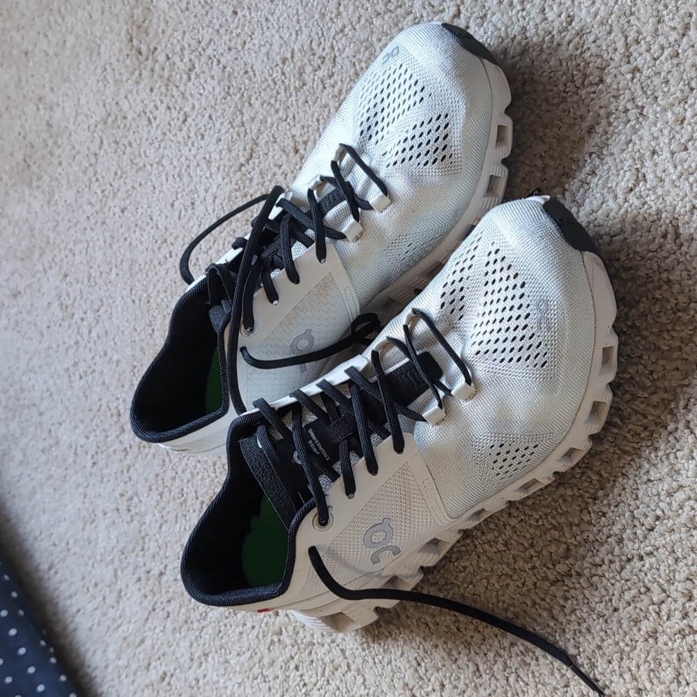 On running shoes,white, US Size 7.5